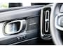 Volvo XC40 2.0 B4 Plus Dark | Trekhaak | Harman Kardon Audio | Achteruitrijcamera | Parkeersensoren | Keyless Entry | Elektrische Achterklep | Elektrisch Verstelbare Voorstoelen | Stoelverwarming | Google Navigatie | Apple Carplay | Android Auto |
