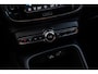 Volvo XC40 2.0 B4 Plus Dark | Trekhaak | Harman Kardon Audio | Achteruitrijcamera | Parkeersensoren | Keyless Entry | Elektrische Achterklep | Elektrisch Verstelbare Voorstoelen | Stoelverwarming | Google Navigatie | Apple Carplay | Android Auto |