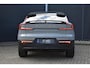 Volvo EC40 Single Motor Extended Range Ultra Europa 82 kWh | Panoramadak | 20 inch Lichtmetalen Velgen | 360 graden Camera | BLIS | Adaptieve Cruise Control | Keyless | Extra Getint Glas | Google Navigatie | Apple Carplay | Nubuck Interieur | Elektrisch verstelbare voorstoelen | Stoel-/Stuurwielverwarming | Warmtepomp |