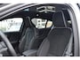 Volvo EC40 Single Motor Extended Range Ultra Europa 82 kWh | Panoramadak | 20 inch Lichtmetalen Velgen | 360 graden Camera | BLIS | Adaptieve Cruise Control | Keyless | Extra Getint Glas | Google Navigatie | Apple Carplay | Nubuck Interieur | Elektrisch verstelbare voorstoelen | Stoel-/Stuurwielverwarming | Warmtepomp |