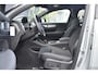 Volvo EC40 Single Motor Extended Range Ultra Europa 82 kWh | Panoramadak | 20 inch Lichtmetalen Velgen | 360 graden Camera | BLIS | Adaptieve Cruise Control | Keyless | Extra Getint Glas | Google Navigatie | Apple Carplay | Nubuck Interieur | Elektrisch verstelbare voorstoelen | Stoel-/Stuurwielverwarming | Warmtepomp |