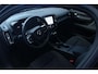 Volvo EC40 Single Motor Plus Europa 70 kWh Apple carplay / Android auto | Electronic climate control | 19" lichtmetalen velgen | Panorama dak | Warmtepomp | Voorstoelen verwarmd | Achterbank verwarmd |