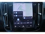Volvo EC40 Single Motor Plus Europa 70 kWh Apple carplay / Android auto | Electronic climate control | 19" lichtmetalen velgen | Panorama dak | Warmtepomp | Voorstoelen verwarmd | Achterbank verwarmd |