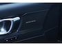 Volvo EC40 Single Motor Plus Europa 70 kWh Apple carplay / Android auto | Electronic climate control | 19" lichtmetalen velgen | Panorama dak | Warmtepomp | Voorstoelen verwarmd | Achterbank verwarmd |