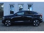 Volvo EC40 Single Motor Plus Europa 70 kWh Apple carplay / Android auto | Electronic climate control | 19" lichtmetalen velgen | Panorama dak | Warmtepomp | Voorstoelen verwarmd | Achterbank verwarmd |