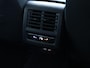 Volkswagen Golf Variant 1.5 eTSI Life 130 pk DSG | Trekhaak | Stoel- en stuurverwarming | Camera | Navigatie via App-connect | 18 inch Velgen