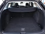 Volkswagen Golf Variant 1.5 eTSI Life 130 pk DSG | Trekhaak | Stoel- en stuurverwarming | Camera | Navigatie via App-connect | 18 inch Velgen