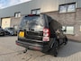 Land Rover Discovery 3.0 SDV6 Black&White | 3E EIGENAAR | 3/6/12MND GARANTIE | AUTOMAAT | PANO | 7PERS | LUCHTVERING | TREKHAAK | XENON | GOED ONDERHOUDEN |