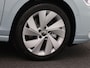 Volkswagen Golf 1.5 eHybrid Life Edition 204PK DSG SOH 100%, Adaptieve Cruise Controle, Navi via Apple Carplay/Android Auto, Achteruitrijcamera, Stoel-Stuurverwarming, Keyless, 17" LM Velgen