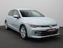 Volkswagen Golf 1.5 eHybrid Life Edition 204PK DSG SOH 100%, Adaptieve Cruise Controle, Navi via Apple Carplay/Android Auto, Achteruitrijcamera, Stoel-Stuurverwarming, Keyless, 17" LM Velgen