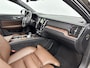 Volvo V60 Cross Country B5 AWD Pro | 19" | Trekhaak | Panoramadak | Head-Up | 360 Camera | Elektr. verst. Stoelen | Full LED | Harman Kardon