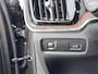 Volvo V60 Cross Country B5 AWD Pro | 19" | Trekhaak | Panoramadak | Head-Up | 360 Camera | Elektr. verst. Stoelen | Full LED | Harman Kardon