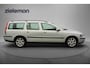 Volvo V70 2.4 Comfort Line Automaat - Airco, Leer, Cruise, Trekhaak