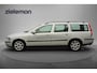Volvo V70 2.4 Comfort Line Automaat - Airco, Leer, Cruise, Trekhaak