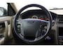 Volvo V70 2.4 Comfort Line Automaat - Airco, Leer, Cruise, Trekhaak