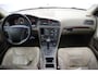 Volvo V70 2.4 Comfort Line Automaat - Airco, Leer, Cruise, Trekhaak