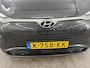 Hyundai Kona Electric EV Premium 64 kWh Warmtepomp SOH 100% FASE 3 Verkeersbordassistent