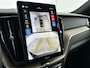 Volvo XC60 T8 Recharge Ultra Dark | 22" | Trekhaak | Luchtvering | Bowers & Wilkins | Getint & Gelamineerd glas | Alarm | Head-up | Panoramadak | 360 Camera | Stoel/stuur/achterbankverwarming