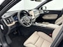 Volvo XC60 T8 Recharge Ultra Dark | 22" | Trekhaak | Luchtvering | Bowers & Wilkins | Getint & Gelamineerd glas | Alarm | Head-up | Panoramadak | 360 Camera | Stoel/stuur/achterbankverwarming