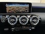 Mercedes-Benz A-klasse 180 AMG Aut Nightpakket Widescreen AmbientLight Keyless SportLeder Led Camera 18" Pdc