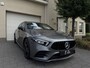 Mercedes-Benz A-klasse 180 AMG Aut Nightpakket Widescreen AmbientLight Keyless SportLeder Led Camera 18" Pdc