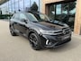 Volkswagen T-Roc 1.5 TSI 150pk DSG R-Line | Black Style | 19 Inch | Panoramadak | Camera | Keyless | Elek. Achterklep | Dode hoek | Rijklaar incl. 1 jaar Bovag garantie