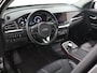 Kia Niro EV e-Niro ExecutiveLine 64 kWh | Schuif/Kanteldak | Lederen Interieur | Ele,verstelbare stoelen | Apple CarPlay/Android Auto | Camera | DAB | Stoelverwarming/Koeling | Stuurverwarming | Adaptieve Cruise Control |