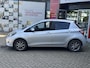 Toyota Yaris 1.5 Hybrid Dynamic UNIEKE KM STAND NL-AUTO TREKHAAK NAVI