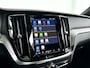 Volvo S60 Recharge T6 AWD Plus Dark | SOH 99% | Parkeercamera | Stoel- en Stuurverwarming | Trekhaak