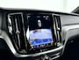 Volvo S60 Recharge T6 AWD Plus Dark | SOH 99% | Parkeercamera | Stoel- en Stuurverwarming | Trekhaak