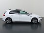 Volkswagen Golf 1.5 eTSI R-Line Business+ | Panoramadak | Stoel/Stuurverwarming | Trekhaak | R-Line In/Exterieur |