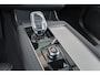 Volvo XC90 T8 Recharge AWD Ultra Dark Exec. Ed. - Luchtvering - Panorama/schuifdak - IntelliSafe Assist & Surround - 360º Camera - Bowers & Wilkins audio - Adaptieve LED koplampen - Verwarmde voorstoelen, stuur & achterbank - Parkeersensoren voor & achter - Elektr. bedienb. voorstoelen met geheugen - Geventileerde voorstoelen - Head up display - Draadloze tel. lader - 22' LMV