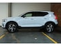 Volvo XC40 B4 Plus Dark | Trekhaak | Panoramadak | Verwarmbare voorstoelen, voorruit en stuurwiel | Premium audio by Harman Kardon | Apple carplay/Android auto | Keyless |