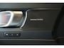Volvo XC40 B4 Plus Dark | Trekhaak | Panoramadak | Verwarmbare voorstoelen, voorruit en stuurwiel | Premium audio by Harman Kardon | Apple carplay/Android auto | Keyless |