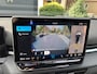Volkswagen T-Roc 1.5 eTsi R-Line First Edition Black Style /Hu Display /ElekTrekhaak / Panoramadak / Harmon Kardon / subwoofer / Matrix Led Verlichting / Stuur en stoel verwarming / 360 Camera /