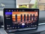 Volkswagen T-Roc 1.5 eTsi R-Line First Edition Black Style /Hu Display /ElekTrekhaak / Panoramadak / Harmon Kardon / subwoofer / Matrix Led Verlichting / Stuur en stoel verwarming / 360 Camera /