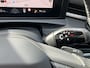 Volkswagen T-Roc 1.5 eTsi R-Line First Edition Black Style /Hu Display /ElekTrekhaak / Panoramadak / Harmon Kardon / subwoofer / Matrix Led Verlichting / Stuur en stoel verwarming / 360 Camera /