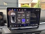 Volkswagen T-Roc 1.5 eTsi R-Line First Edition Black Style /Hu Display /ElekTrekhaak / Panoramadak / Harmon Kardon / subwoofer / Matrix Led Verlichting / Stuur en stoel verwarming / 360 Camera /