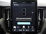 Volvo XC60 2.0 T8 Plug-in hybrid AWD Ultra Black Edition | Panoramadak | HUD | Harman/Kardon Audio | Ele. verstalbare Comfortstoelen + Geheugen | Stoel/Stuurverwarming | Adaptieve Cruise Control | 360 Camera | Apple CarPlay/Android Auto |
