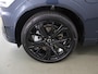 Volvo XC60 2.0 T8 Plug-in hybrid AWD Ultra Black Edition | Panoramadak | HUD | Harman/Kardon Audio | Ele. verstalbare Comfortstoelen + Geheugen | Stoel/Stuurverwarming | Adaptieve Cruise Control | 360 Camera | Apple CarPlay/Android Auto |