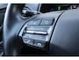Hyundai Kona Electric EV Premium 64 kWh | SOH 90,7% | Stoelverwarming-ventilatie | Trekhaak | Head-up display | Camera