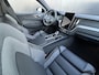 Volvo XC60 2.0 T6 Plug-in hybrid AWD Plus Black Edition Panorama dak / Extra getint glas / 360 camera / Contourstoelen / keyless drive/entry / Head up display