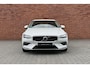 Volvo V60 T8 Twin Engine AWD Inscription | Trekhaak | Panoramadak | Adaptieve Bochtverlichting | BLIS Dodehoekdetectie | Apple Carplay/ Android Auto | Parkeercamera | Verwarmbare Voorstoelen | Navigatie