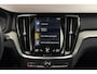 Volvo V60 T8 Twin Engine AWD Inscription | Trekhaak | Panoramadak | Adaptieve Bochtverlichting | BLIS Dodehoekdetectie | Apple Carplay/ Android Auto | Parkeercamera | Verwarmbare Voorstoelen | Navigatie