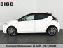 Toyota Yaris 1.5 HYBRIDE BLACK & WHITE GARANTIE TOT 3-2031! . APPLE CARPLAY & ANDRIOD AUTO . ACHTERUITRIJ CAMERA . ADAPTIEVE CRUISE CONTROL .
