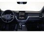 Volvo XC60 T6 Recharge AWD Plus Dark - IntelliSafe Assist & Surround - Harman/Kardon audio - Parkeercamera achter - Verwarmde voorstoelen, stuur & achterbank - Parkeersensoren voor & achter - Elektr. bedienb. voorstoelen met geheugen - Draadloze tel. lader - Extra getint glas - 21' LMV