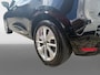 Renault Clio 0.9 TCe Limited | Navigatie | Bluetooth | Parkeersensoren | Onderhoudshistorie | LMV | Airco | Cruise Control | 12 Maanden BOVAG Garantie