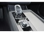 Volvo XC90 T8 Recharge AWD Ultra Dark Exec. Ed. - Luchtvering - Panorama/schuifdak - IntelliSafe Assist & Surround - 360º Camera - Bowers & Wilkins audio - Adaptieve LED koplampen - Verwarmde voorstoelen, stuur & achterbank - Parkeersensoren voor & achter - Elektr. bedienb. voorstoelen met geheugen - Head up display - Draadloze tel. lader - Extra getint glas - 22' LMV
