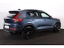 Volvo XC40 B4 Plus Black Edition - Panorama/schuifdak - IntelliSafe Assist & Surround - 360º Camera - Harman/Kardon audio - Verwarmde voorstoelen & stuur - Parkeersensoren voor & achter - Elektr. bedienb. voorstoelen met geheugen links - Draadloze tel. lader - Extra getint glas - 20' LMV