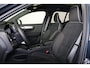 Volvo XC40 B4 Plus Black Edition - Panorama/schuifdak - IntelliSafe Assist & Surround - 360º Camera - Harman/Kardon audio - Verwarmde voorstoelen & stuur - Parkeersensoren voor & achter - Elektr. bedienb. voorstoelen met geheugen links - Draadloze tel. lader - Extra getint glas - 20' LMV